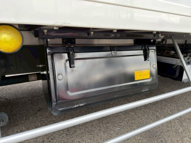 日野 レンジャー 中型 冷蔵冷凍バン 2KG-FC2ABG(102489) 18枚目