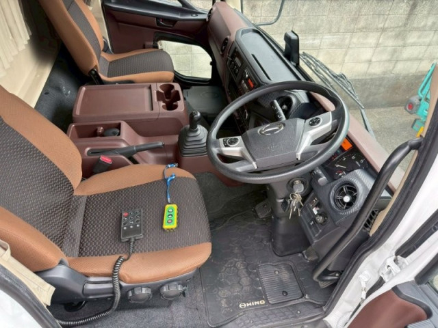 日野 レンジャー 中型 冷蔵冷凍バン 2KG-FC2ABG(102489) 25枚目