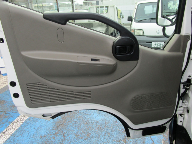 日産自動車 アトラス 小型 平ボディ CBF-SQ2F24(102493) 30枚目