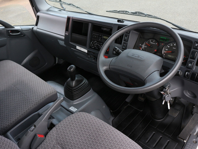 いすゞ エルフ 小型 平ボディ 2RG-NPR88AR(102494) 31枚目