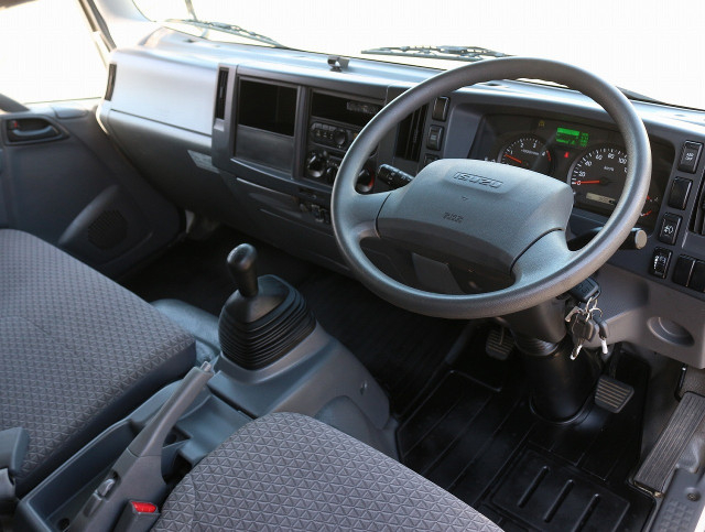 いすゞ エルフ 小型 平ボディ 2RG-NPR88AR(102495) 28枚目