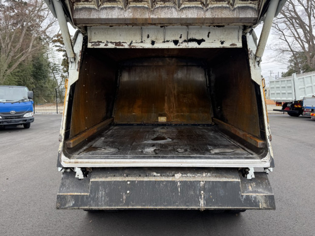 UDトラックス（日産） カゼット 小型 塵芥車（プレス式） 2PG-FEB9Y(102501) 16枚目