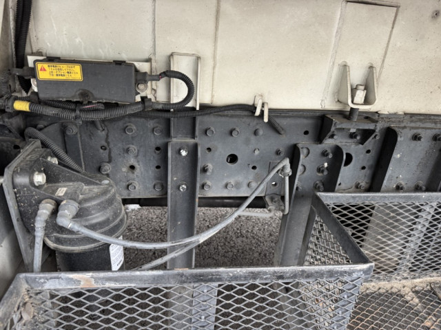 UDトラックス（日産） カゼット 小型 塵芥車（プレス式） 2PG-FEB9Y(102501) 21枚目