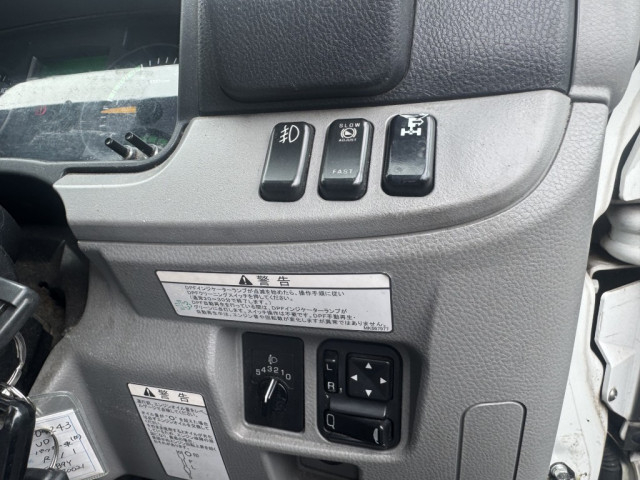 UDトラックス（日産） カゼット 小型 塵芥車（プレス式） 2PG-FEB9Y(102501) 34枚目