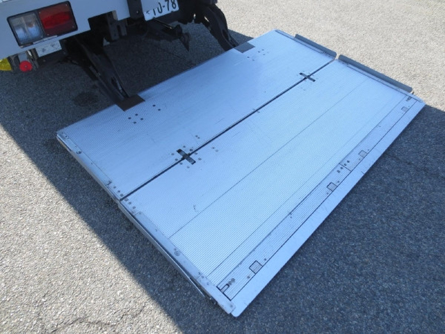 日野 レンジャー 中型 ウィング 2PG-FD2ABA(102503) 13枚目