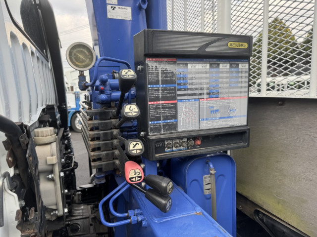 三菱ふそう ファイター 中型 平ボディ（クレーン付） 2KG-FK61F(102505) 18枚目