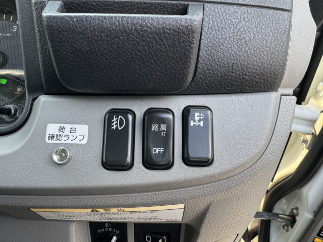 三菱ふそう キャンター 小型 キャリアカー 2PG-FEB80(102504) 35枚目