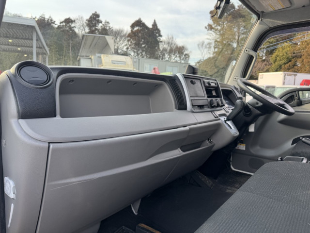 三菱ふそう キャンター 小型 キャリアカー 2PG-FEB80(102504) 38枚目