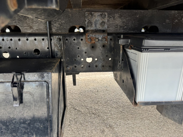 いすゞ フォワード 中型 平ボディ（クレーン付） 2RG-FRR90S2(102506) 27枚目