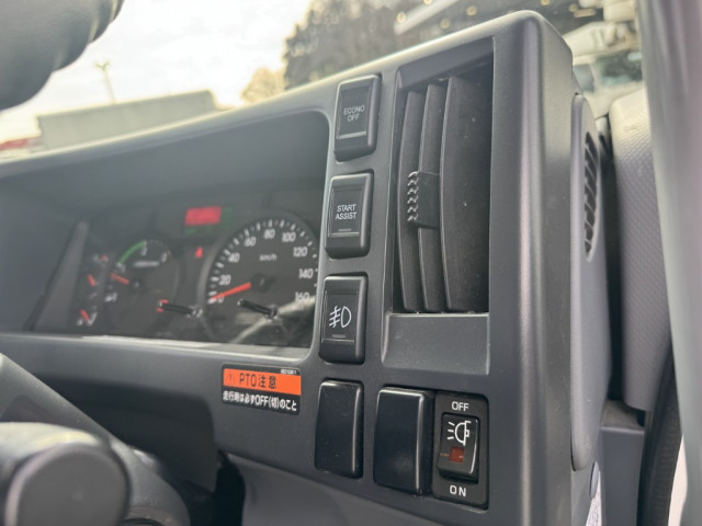 いすゞ フォワード 中型 平ボディ（クレーン付） 2RG-FRR90S2(102506) 33枚目