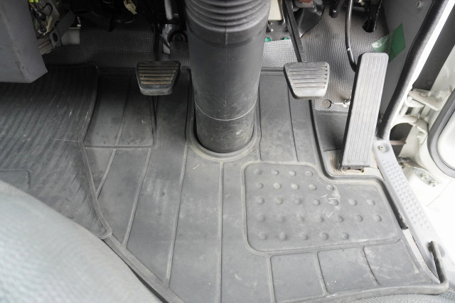 いすゞ エルフ 小型 Wキャブ TRG-NJR85A(102508) 37枚目