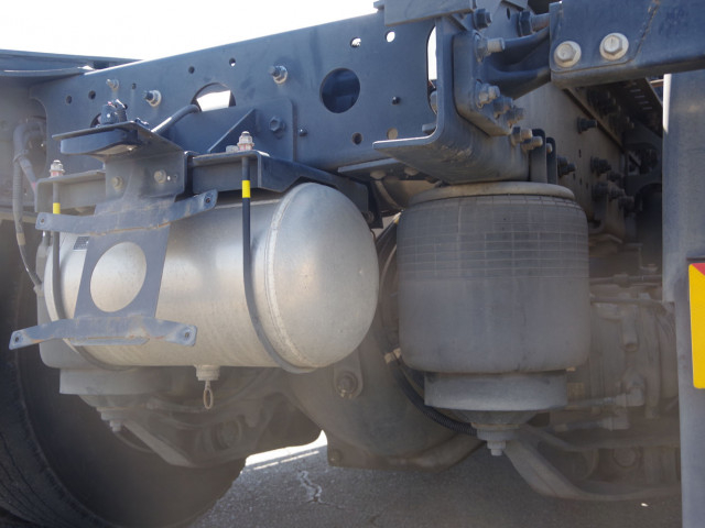 日野 プロフィア 大型 トラクタ 2DG-SH1EDGG(102511) 10枚目