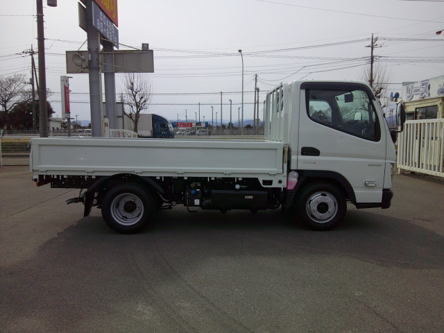 三菱ふそう キャンター 小型 平ボディ 2RG-FBA20(102526) 4枚目