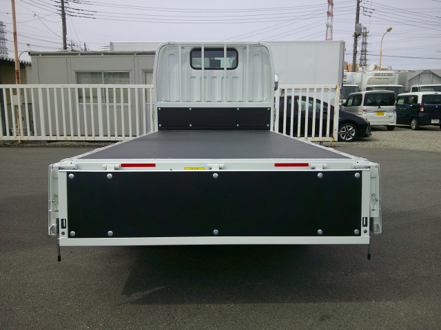 三菱ふそう キャンター 小型 平ボディ 2RG-FBA20(102526) 11枚目