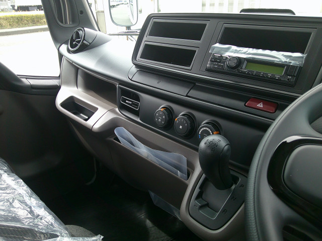 三菱ふそう キャンター 小型 平ボディ 2RG-FBA20(102526) 17枚目