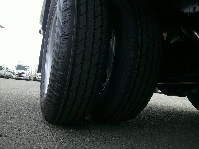 三菱ふそう キャンター 小型 平ボディ 2RG-FBA20(102526) 25枚目