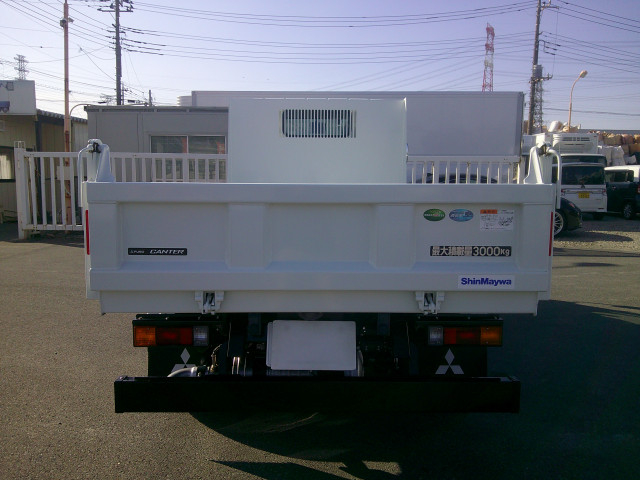 三菱ふそう キャンター 小型 土砂ダンプ 2RG-FBA60(102529) 7枚目