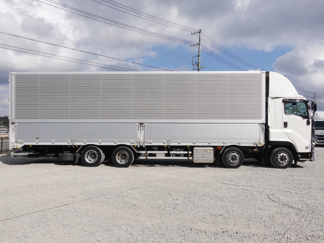 いすゞ ギガ 大型 ウィング 2PG-CYJ77C(102543) 8枚目