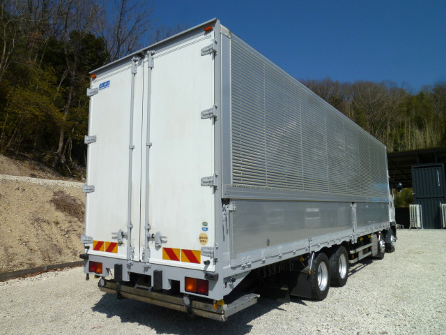 いすゞ ギガ 大型 ウィング QPG-CYJ77B(102547) 4枚目