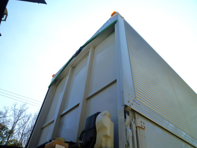 いすゞ ギガ 大型 ウィング QPG-CYJ77B(102547) 9枚目