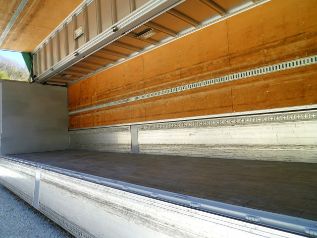 いすゞ ギガ 大型 ウィング QPG-CYJ77B(102547) 21枚目