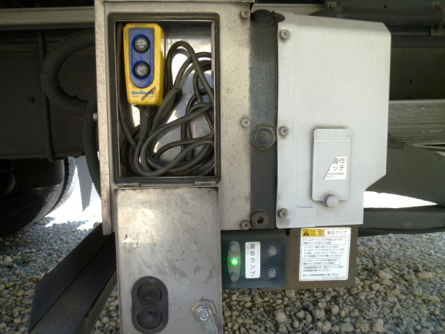 いすゞ ギガ 大型 ウィング QPG-CYJ77B(102547) 28枚目