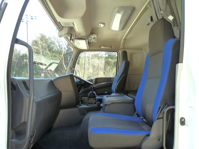 いすゞ ギガ 大型 ウィング QPG-CYJ77B(102547) 38枚目