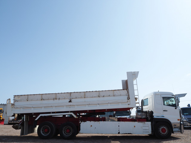 UDトラックス（日産） クオン 大型 土砂ダンプ QKG-CW5ZL(102556) 6枚目