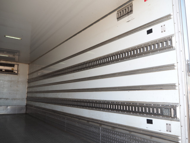 三菱ふそう ファイター 中型 冷蔵冷凍バン TKG-FK61F(102558) 24枚目