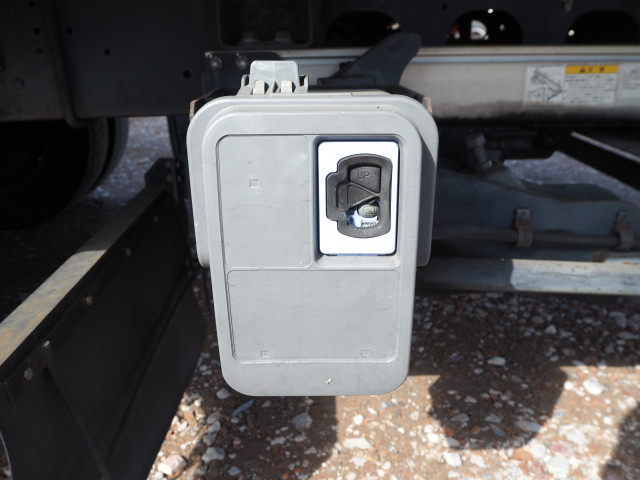 三菱ふそう ファイター 中型 冷蔵冷凍バン TKG-FK61F(102558) 27枚目