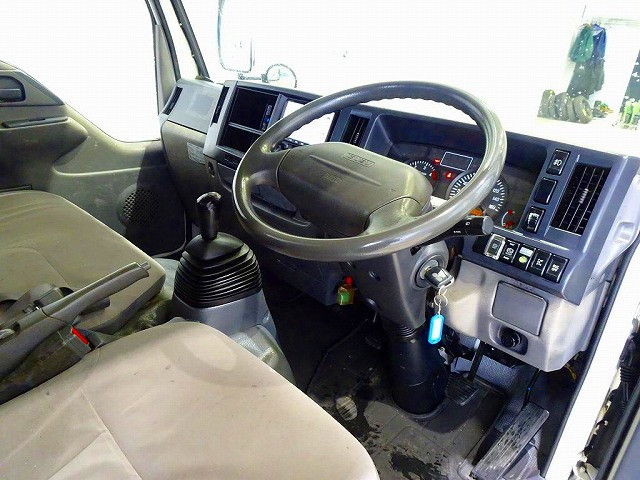 いすゞ エルフ 小型 平ボディ（クレーン付） TKG-NKR85R(102561) 5枚目