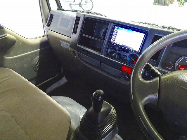 いすゞ エルフ 小型 平ボディ（クレーン付） TKG-NKR85R(102561) 9枚目