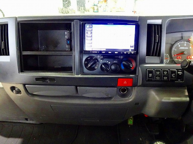 いすゞ エルフ 小型 平ボディ（クレーン付） TKG-NKR85R(102561) 10枚目