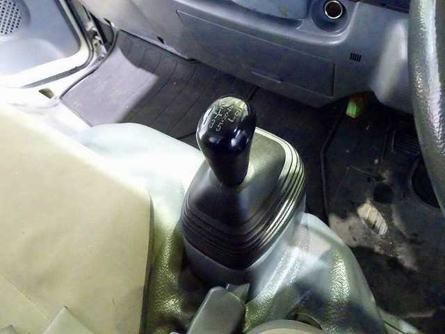 いすゞ エルフ 小型 平ボディ（クレーン付） TKG-NKR85R(102561) 16枚目