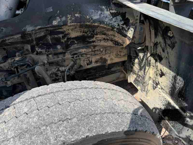 いすゞ ギガ 大型 土砂ダンプ QKG-CXZ77AT(102563) 10枚目