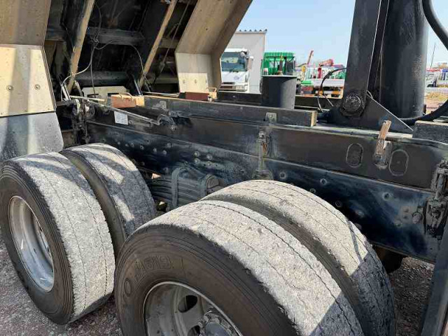 いすゞ ギガ 大型 土砂ダンプ QKG-CXZ77AT(102563) 20枚目