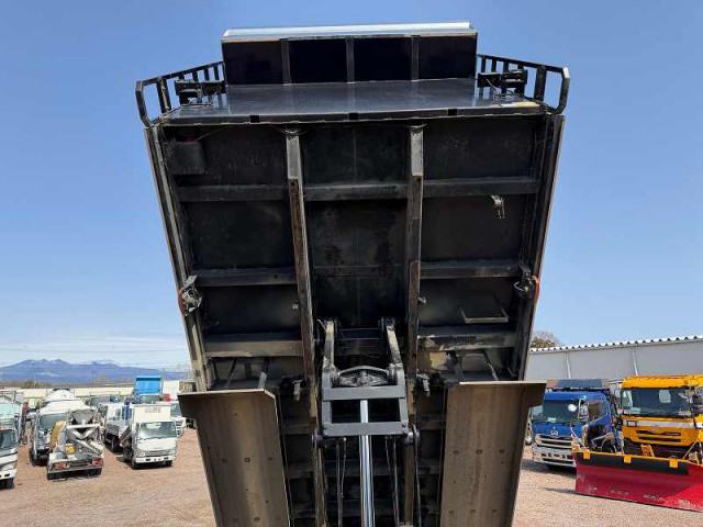 いすゞ ギガ 大型 土砂ダンプ QKG-CXZ77AT(102563) 25枚目