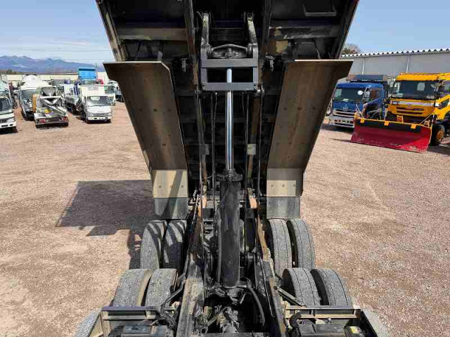 いすゞ ギガ 大型 土砂ダンプ QKG-CXZ77AT(102563) 26枚目
