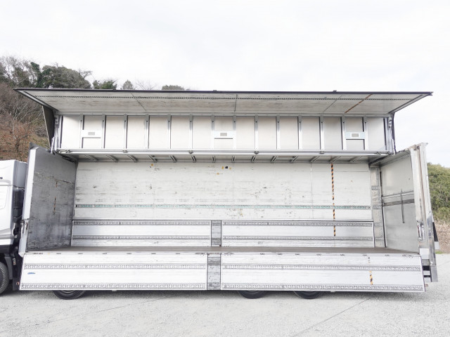 UDトラックス（日産） クオン 大型 ウィング QKG-CG5ZA(102570) 19枚目