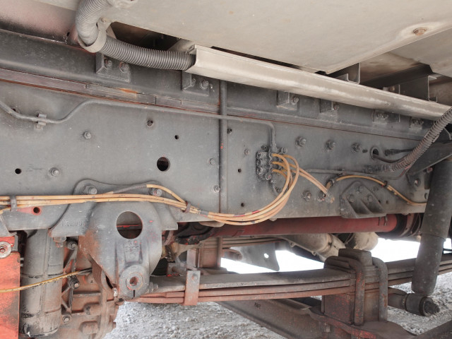 UDトラックス（日産） クオン 大型 ウィング QKG-CG5ZA(102570) 24枚目