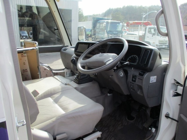 Toyota coaster Small Buses SDG-XZB40(102573) 15枚目