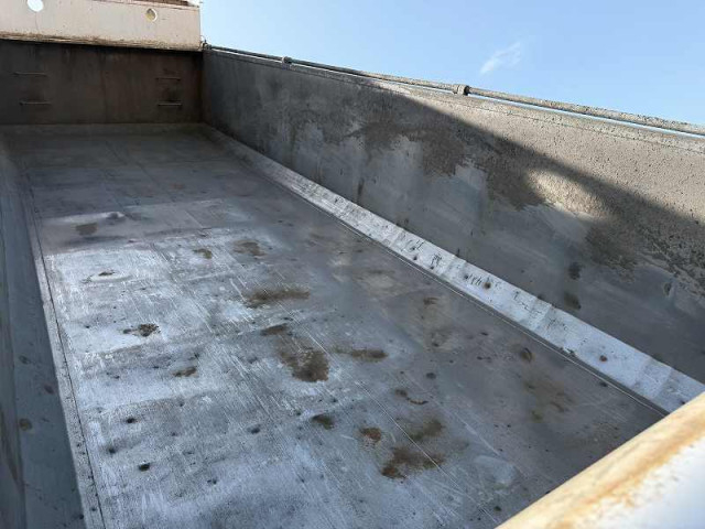 UDトラックス（日産） クオン 大型 土砂ダンプ LDG-CW5YL(102577) 12枚目