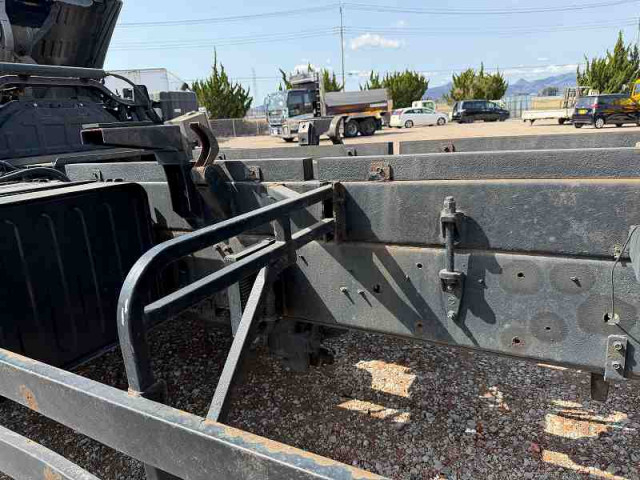 UDトラックス（日産） クオン 大型 土砂ダンプ LDG-CW5YL(102577) 18枚目