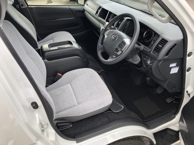 トヨタ 小型 バス 3DF-GDH223B(102581) 4枚目