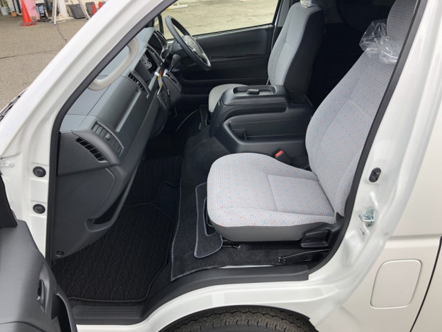 トヨタ 小型 バス 3DF-GDH223B(102581) 36枚目