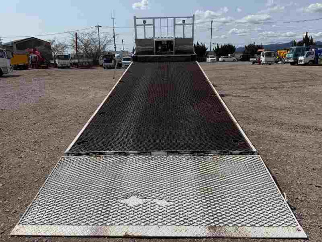 UDトラックス（日産） クオン 増トン Translation missing: ja.item.body_keijou_enum.body_keijou_carrier_other BDG-GK8JRWA(102582) 4枚目