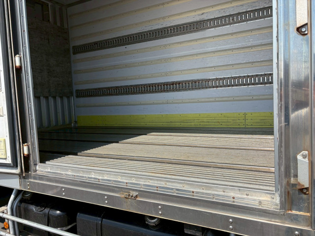 三菱ふそう ファイター 増トン 冷蔵冷凍バン PDG-FK62FY(102583) 8枚目