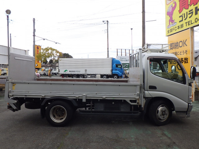 トヨタ トヨエース 小型 平ボディ BDG-XZU334(102585) 8枚目