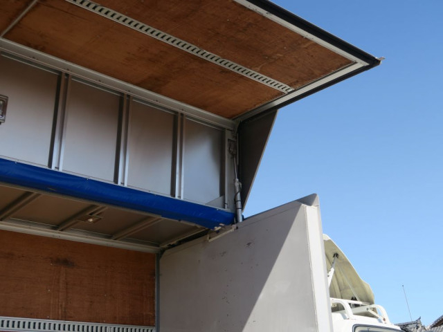 いすゞ フォワード 中型 ウィング PKG-FRR90S2(102587) 7枚目