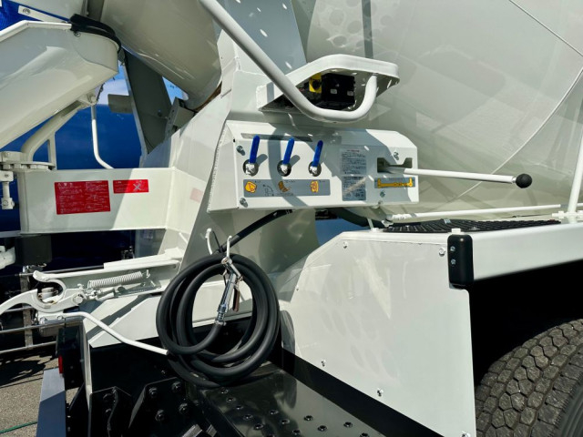 三菱ふそう スーパーグレート 大型 ミキサー車 2KG-FV80GX(102598) 15枚目